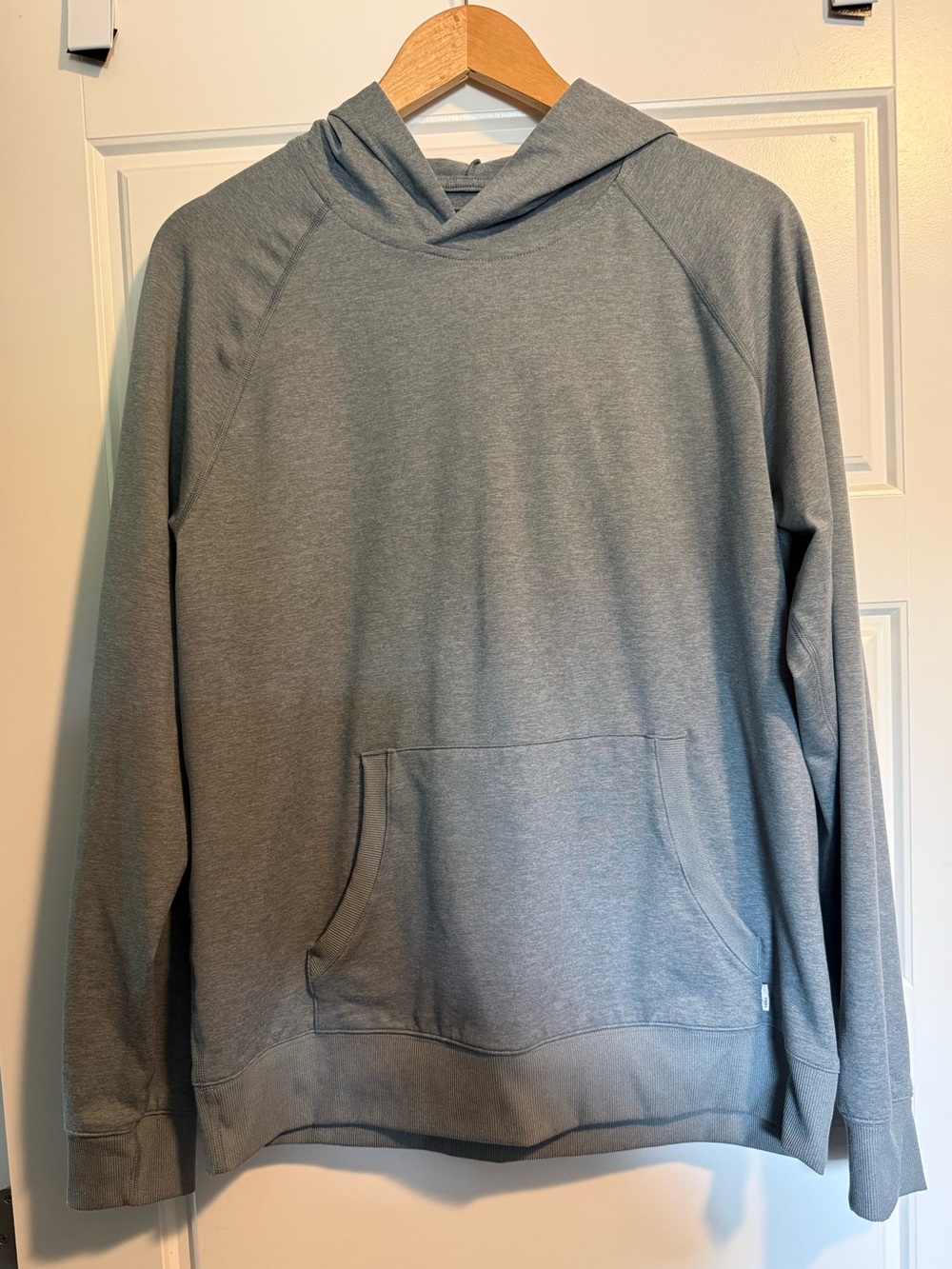 Vuori Men's Coronado Pullover Hoodie EUC